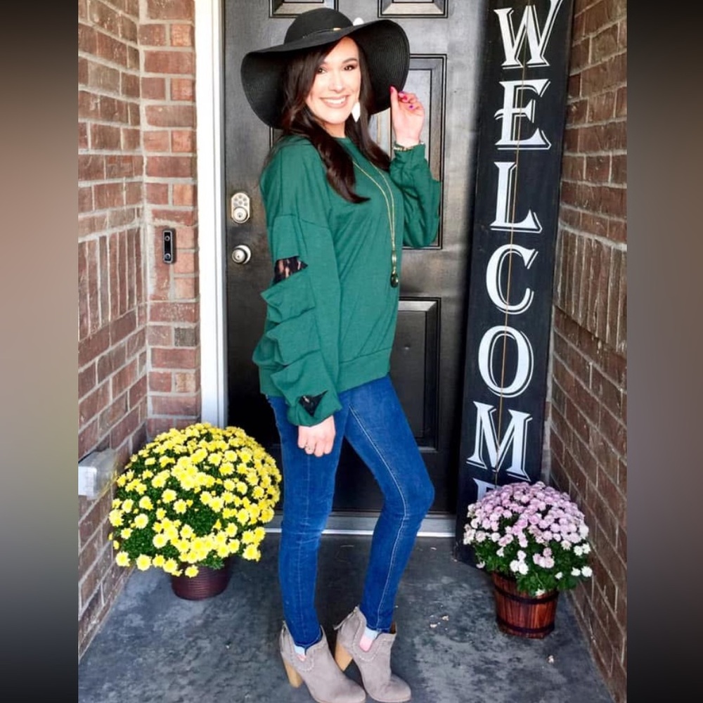 Fantastic Fawn forest green lace arm insert sweater top S